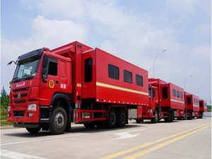 重汽六驅(qū)移動(dòng)廁所車
