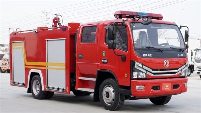 東風(fēng)大多利卡水罐消防車 5方