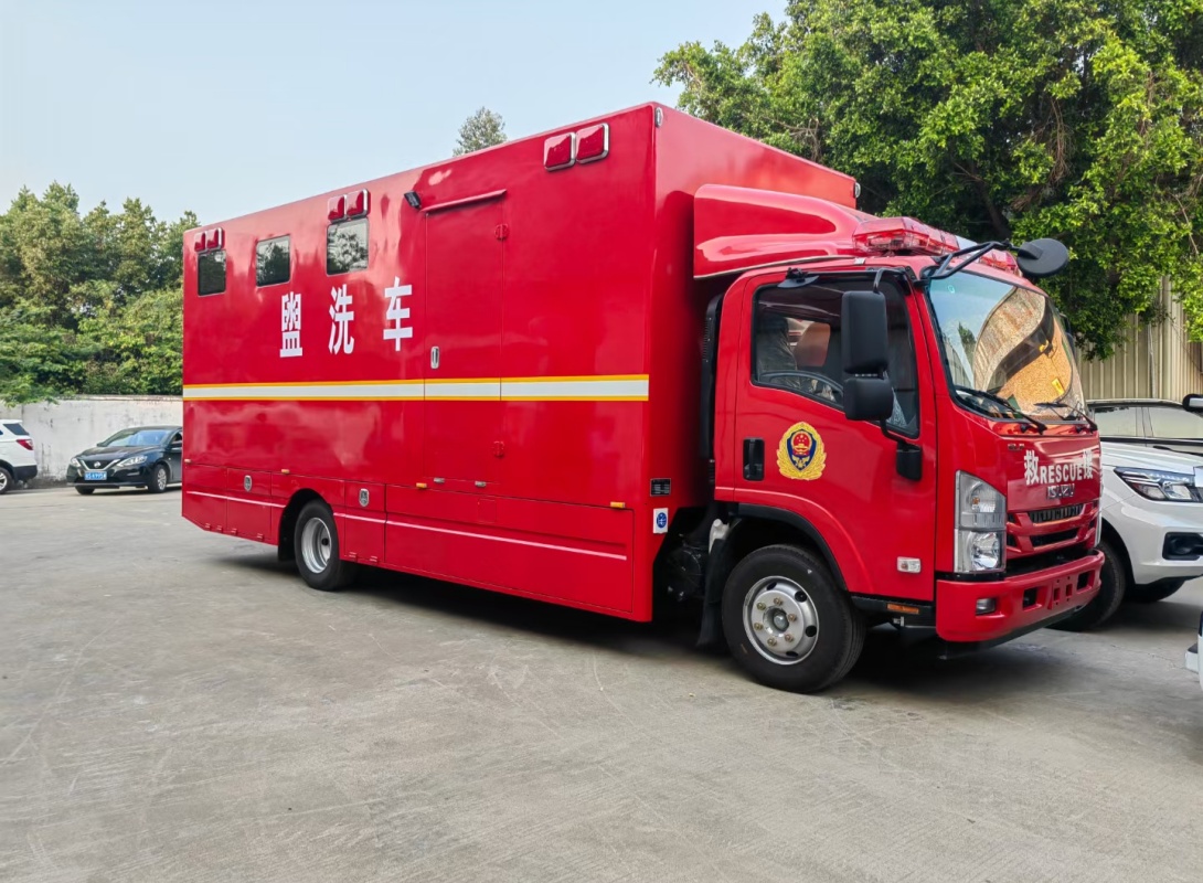 重汽豪沃移動廁所車